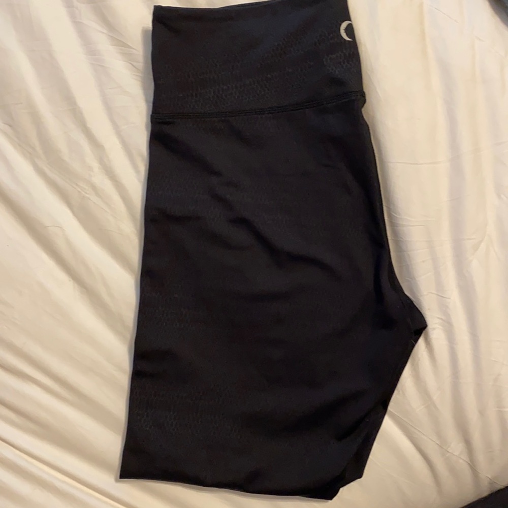 Zyia Black 7/8 leggings size 8-10